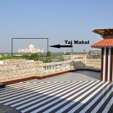 Sun - A Taj View Heritage Hotel Агра Экстерьер фото
